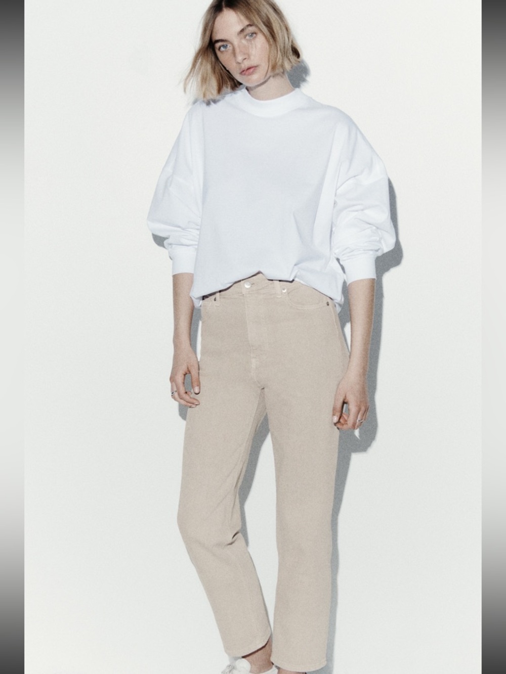 H&M MOM SLIM-FIT HIGH-WAIST ANKLE JEANS - Light Beige